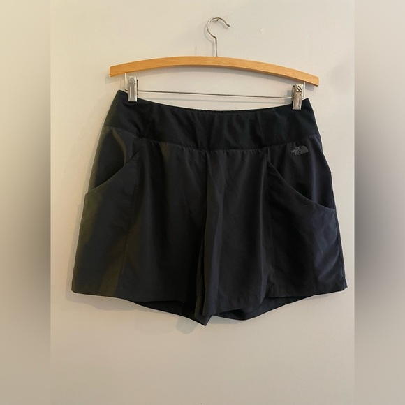 The North Face Black Athletic Shorts with Pockets Stretchy Waistband - Picture 1 of 5